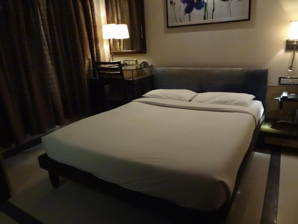 Hotel Sapna Marine Βομβάη Εξωτερικό φωτογραφία